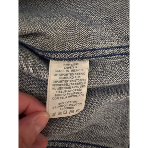 True Religion Gigi Trucker Distressed Denim Jean Jacket size Women's S - Picture 5 of 6